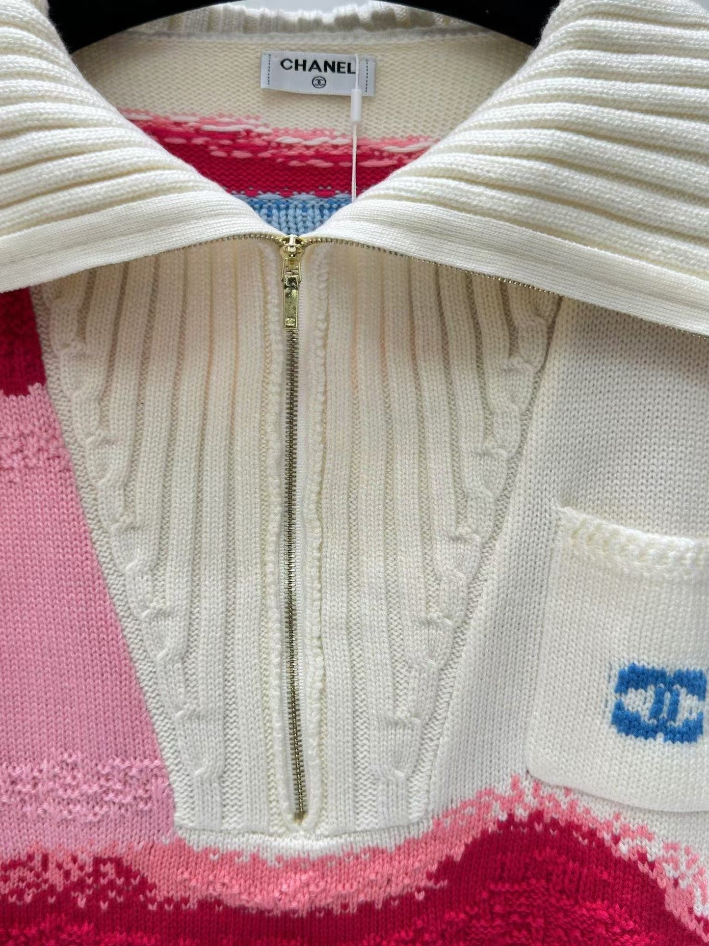 New Contrast Letter Pocket Zipper Sweater