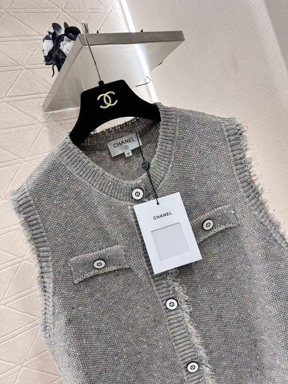 New Round Neck Button Knitted Vest