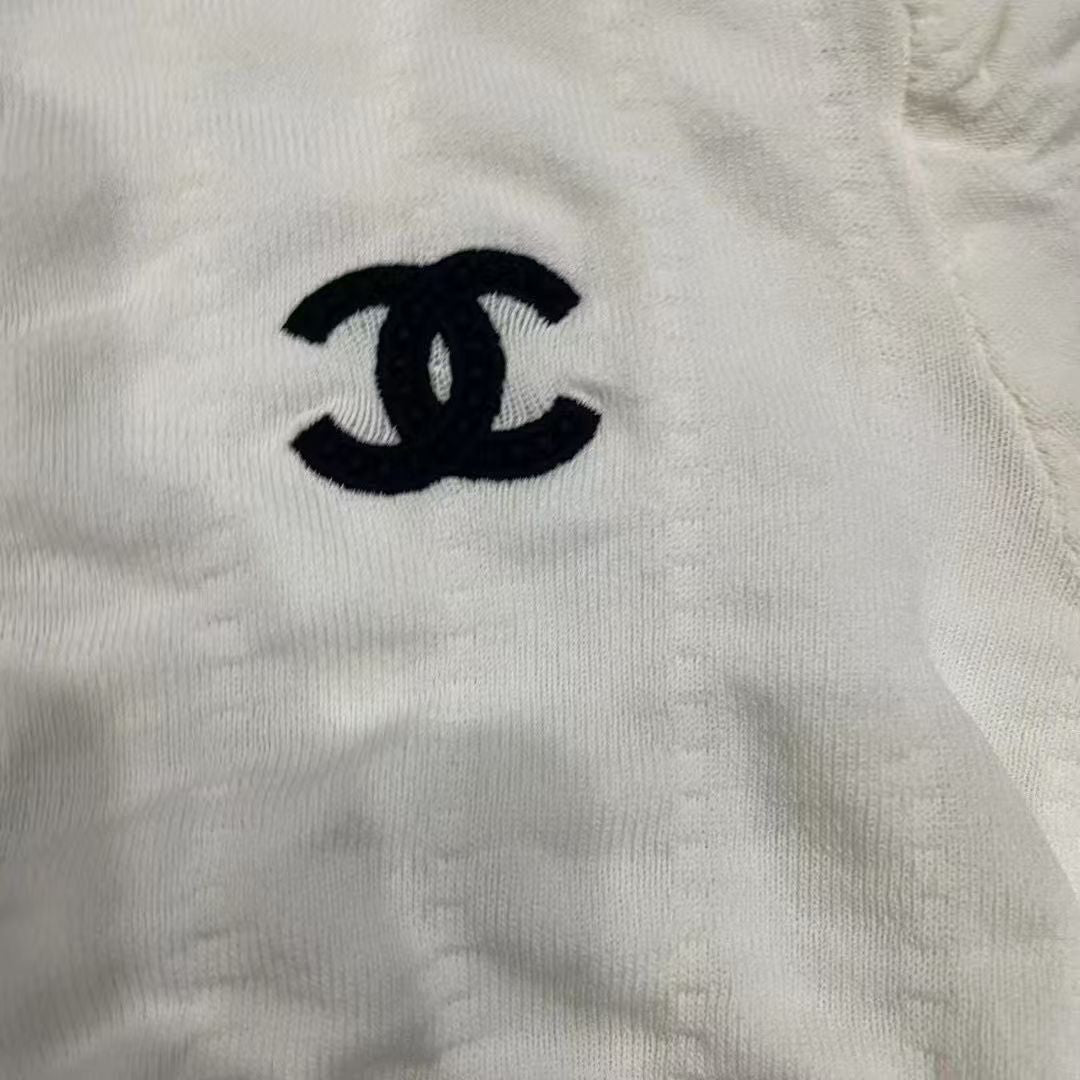 New Embroidered Logo Knit Cardigan