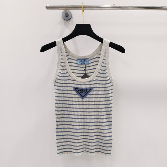 New knitted striped vest
